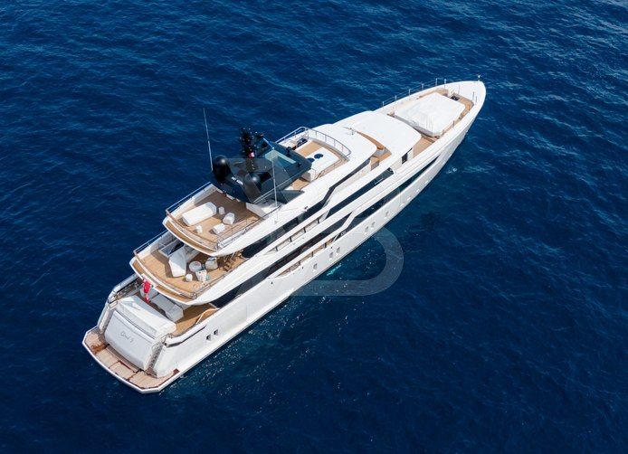 Cloud 9 yacht exterior 6