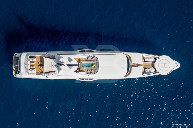 Quantum of Solace yacht exterior 27