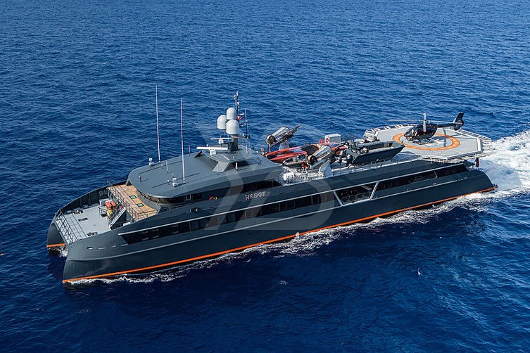 Hodor yacht exterior 2