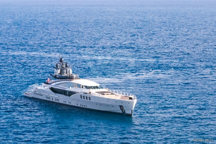 Lady M yacht exterior 12