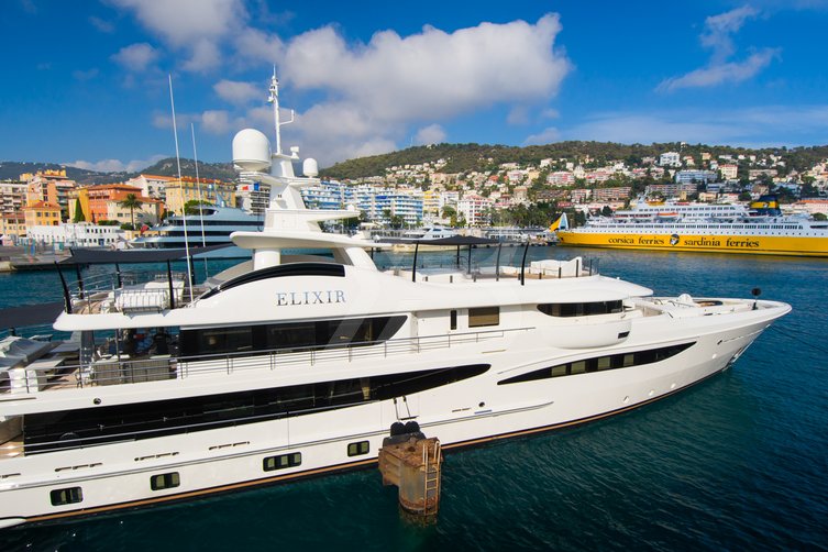 Mellon yacht exterior 18