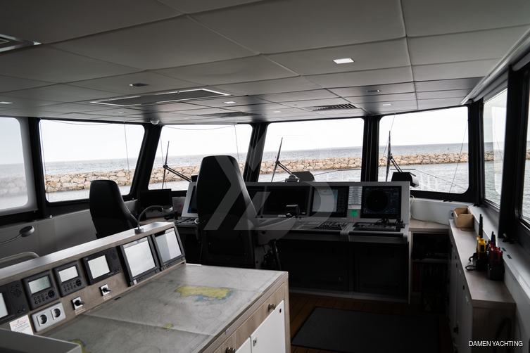 Shadow yacht interior 7