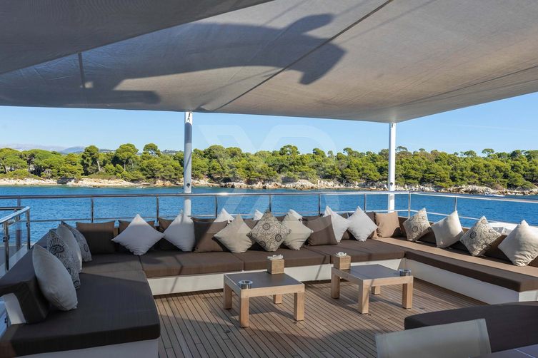 Persefoni I yacht exterior 4