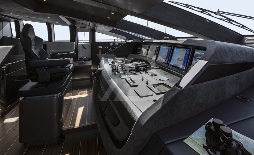 Re Leone yacht interior 28