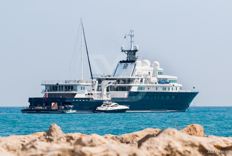 Le Grand Bleu yacht exterior 17