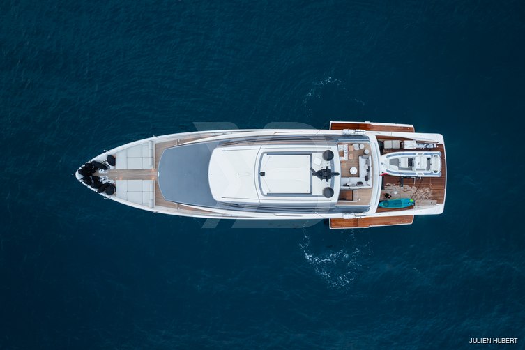 Stradivarius yacht exterior 5