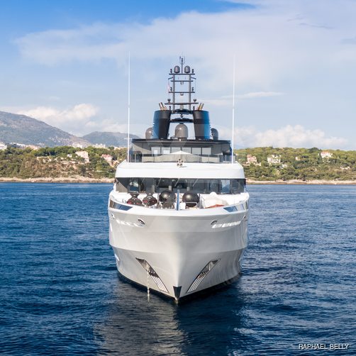 AHS yacht exterior 3