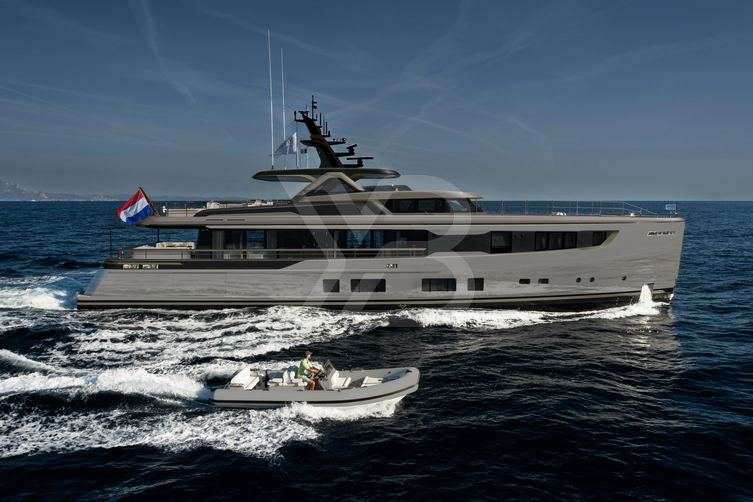 Castlefinn yacht exterior 2