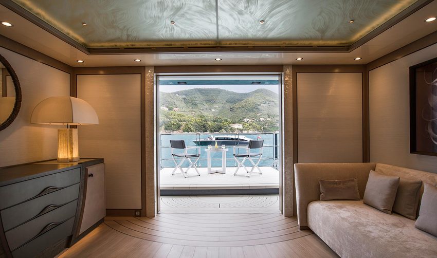 Dar yacht interior 13