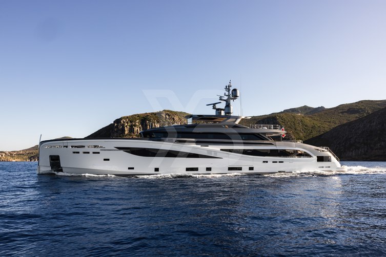 Bel1 yacht exterior 16