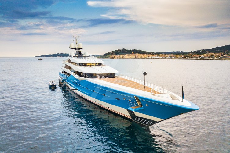 Madame Gu yacht exterior 18