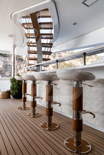 Artisan yacht exterior 74