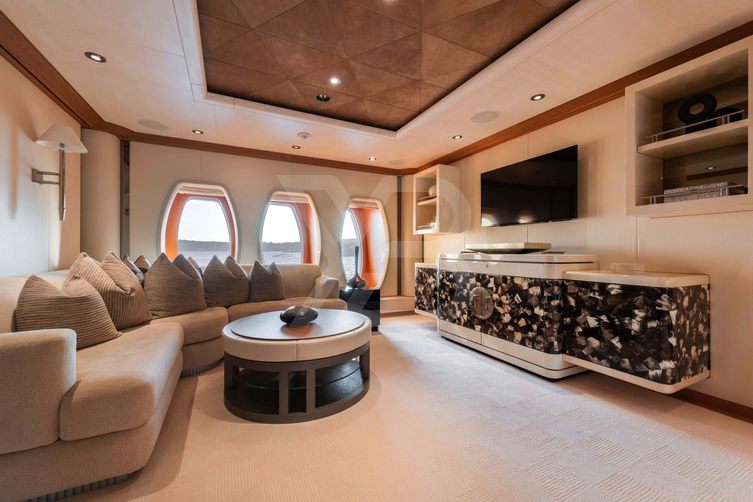 Sunrays yacht interior 12