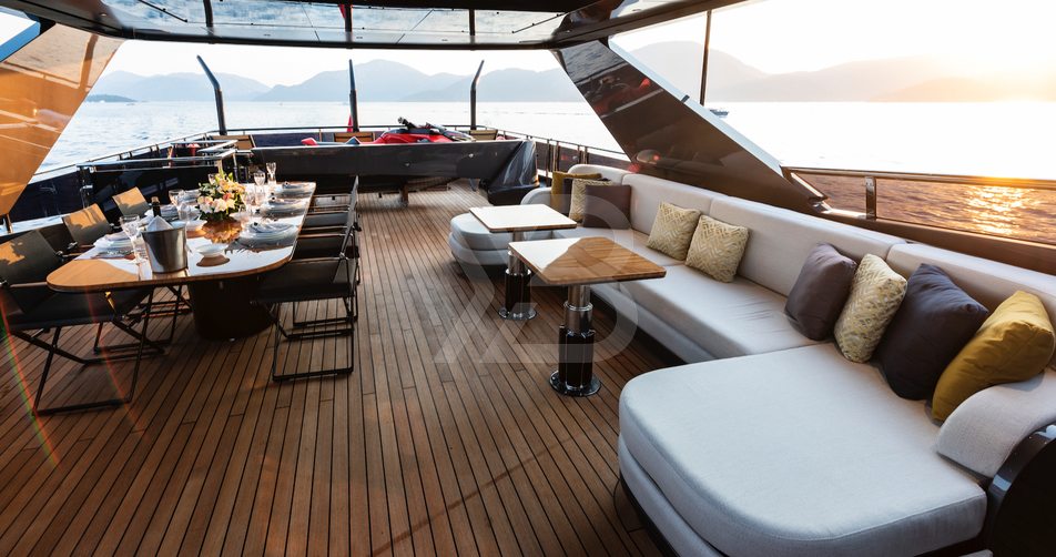 Seastar yacht interior 4