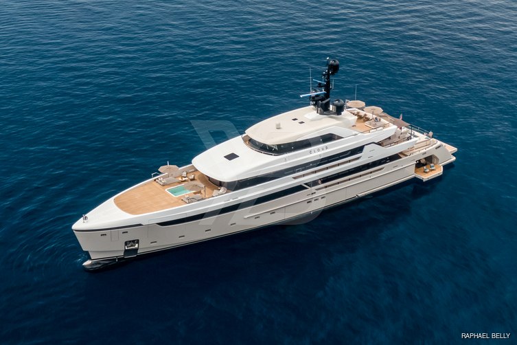 Lemon Tree yacht exterior 8