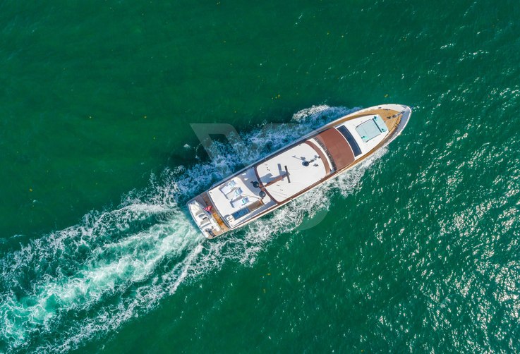 Deal Maker yacht exterior 4