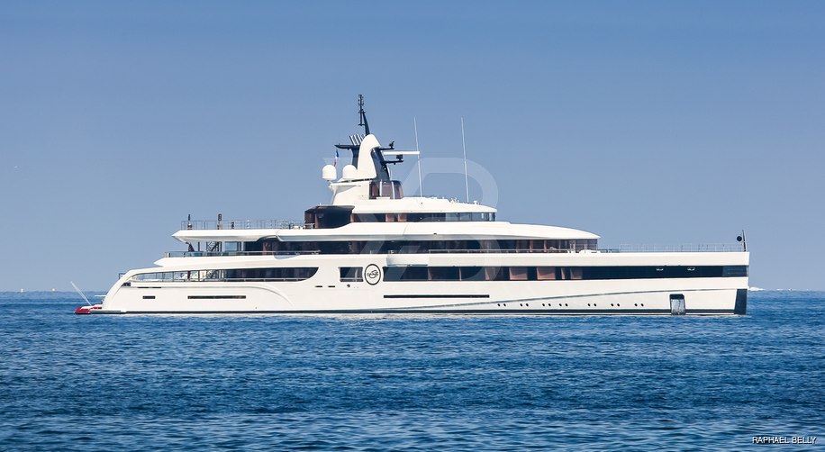 Lady S yacht exterior 19