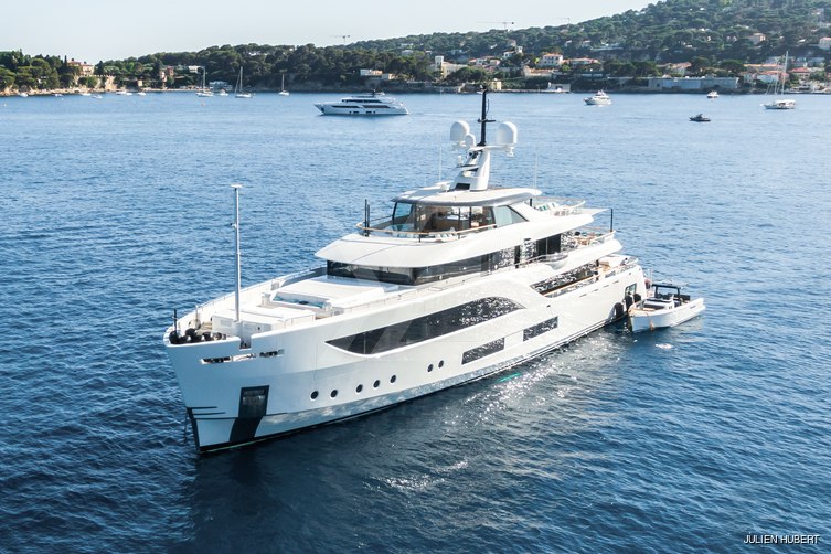 C yacht exterior 11