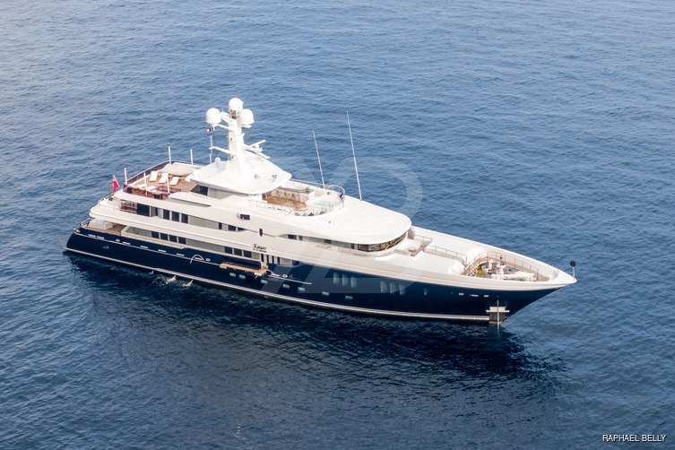 Kaiser yacht exterior 8