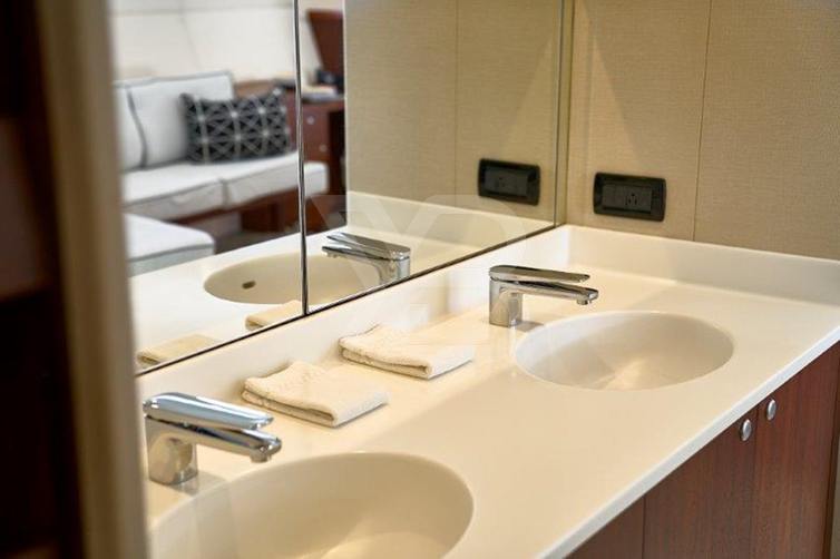 Iceberg yacht interior 29