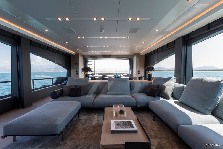 Grey Goose I yacht interior 6