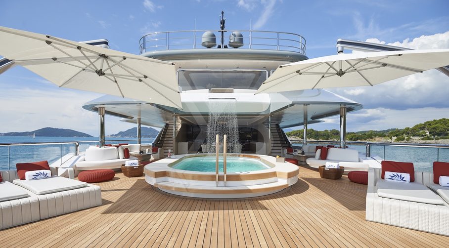 Dar yacht exterior 5