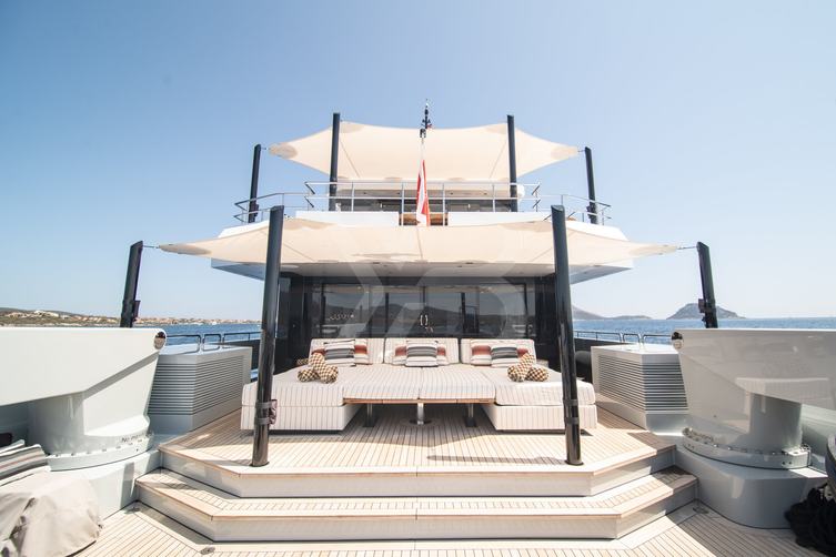 Fox yacht exterior 4