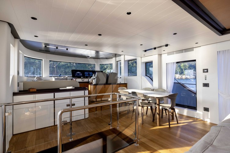 Gipsy VI yacht interior 9