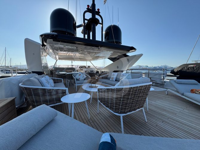 Survivor 2 yacht exterior 38