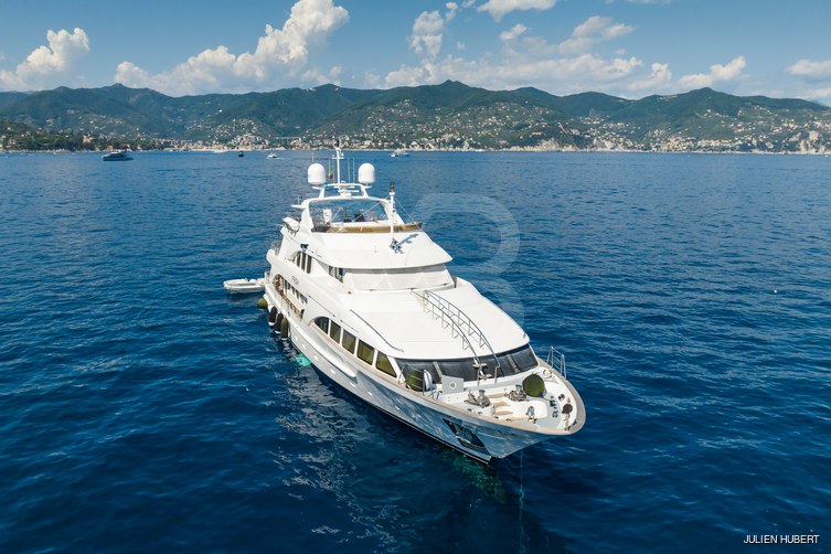 Frish yacht exterior 10