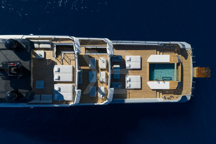 Big Naan yacht exterior 17