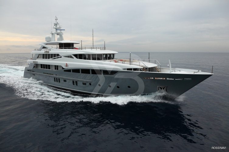 2 Ladies yacht exterior 2