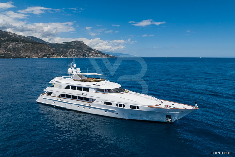 Grandeur yacht exterior 7