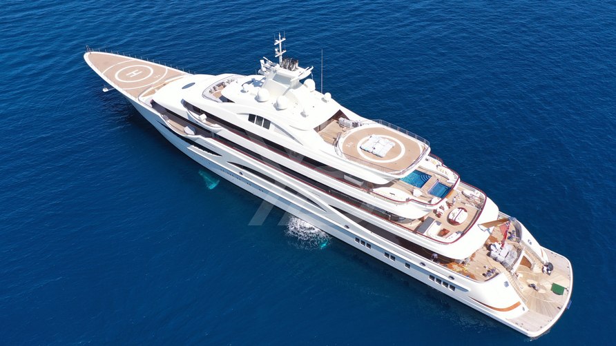 Alaiya yacht exterior 2