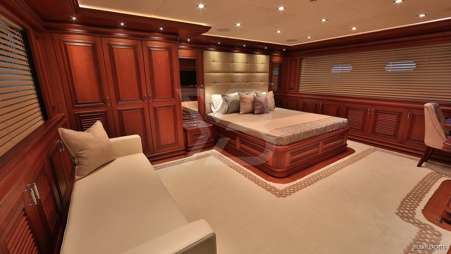 Omnia 1 yacht interior 10