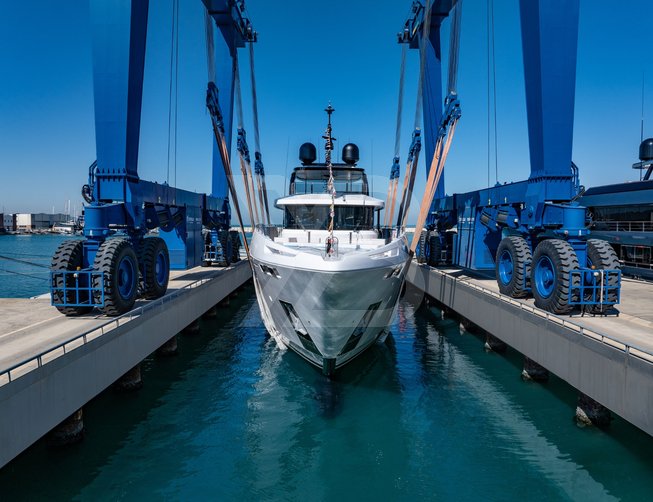 La Vetta yacht exterior 3