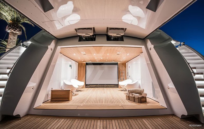 Aurora yacht interior 5