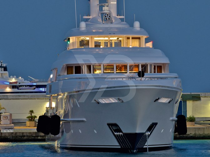 Bella Vita yacht exterior 7