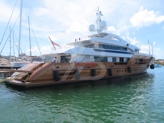 Azamanta yacht exterior 13