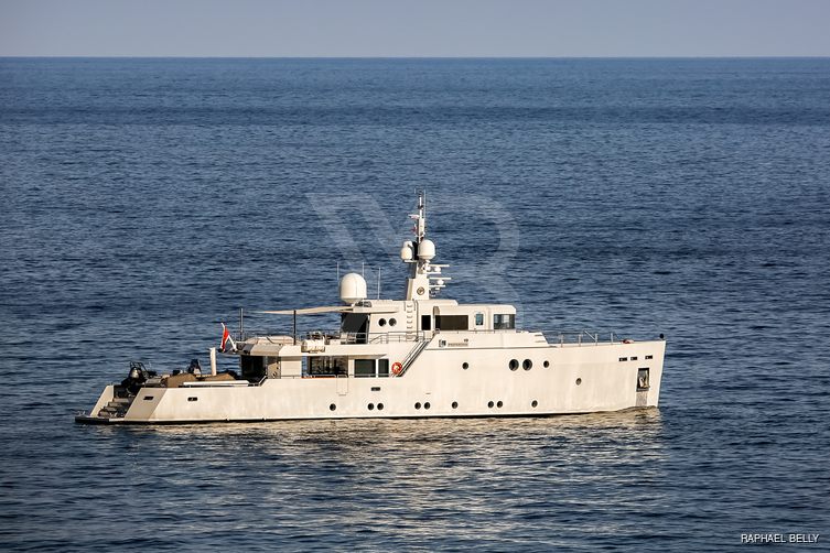 Preference 19 yacht exterior 2