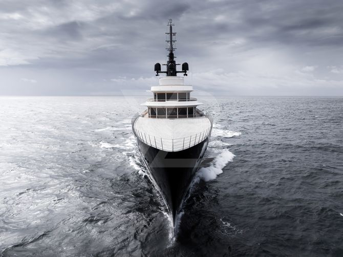 Liva yacht exterior 3