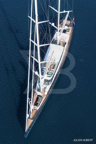 AQuiJo yacht exterior 6