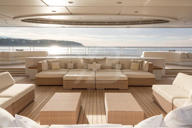 Luna yacht interior 29