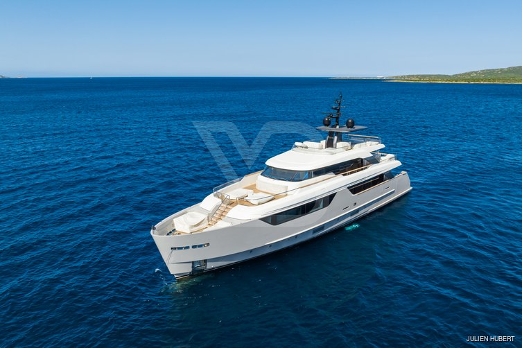 Mouchka yacht exterior 9