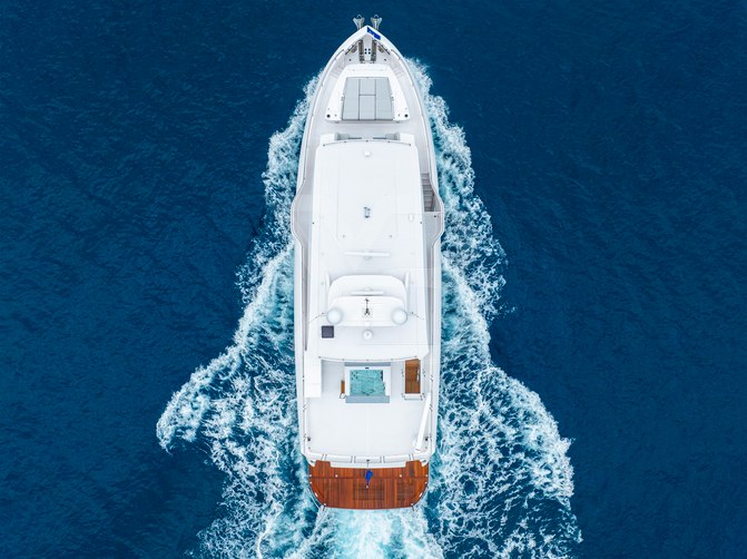 Happy Heart yacht exterior 15
