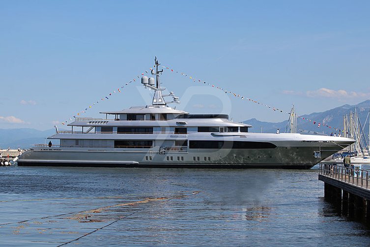 Regina D'Italia yacht exterior 2