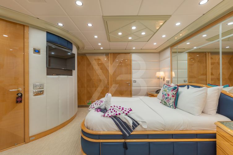 Lady Azul yacht interior 10