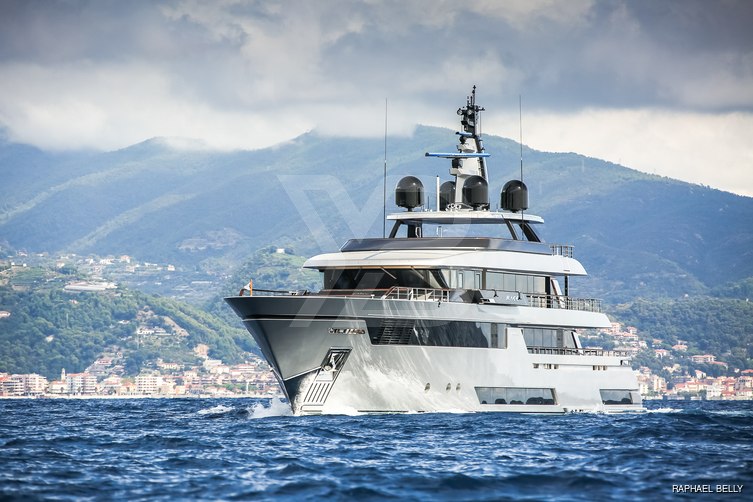 Kinship yacht exterior 21