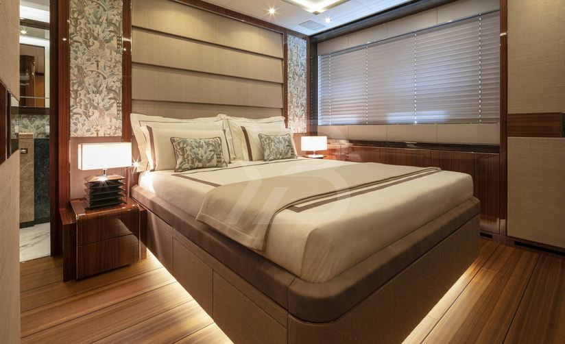 Re Leone yacht interior 20