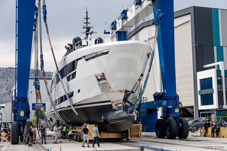 Ximena yacht exterior 8
